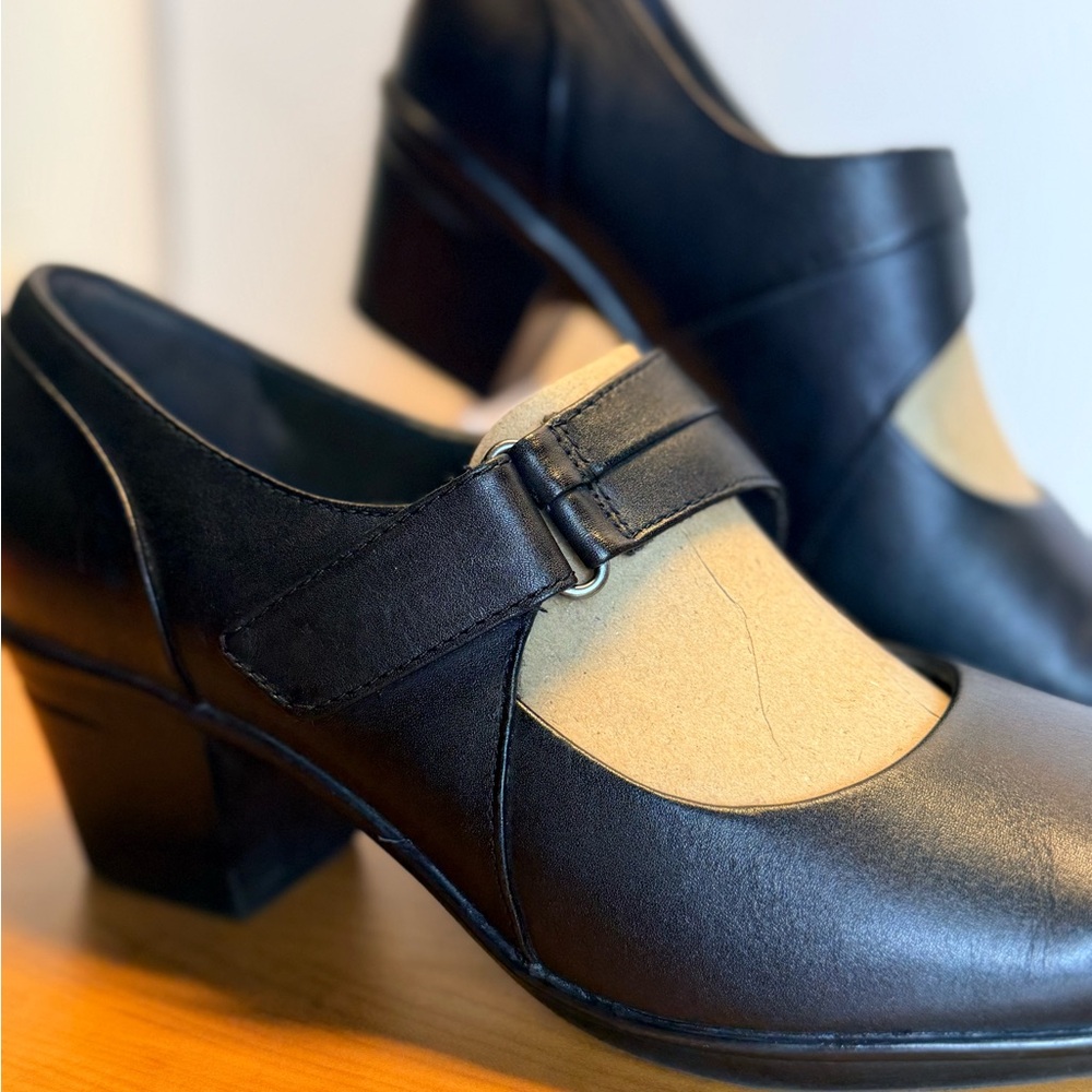Clarks Artisan Shoes Mary Jane Rosalyn Wren Pumps Womens US/9 EU/40 Excellent ✨ - Picture 12 of 15